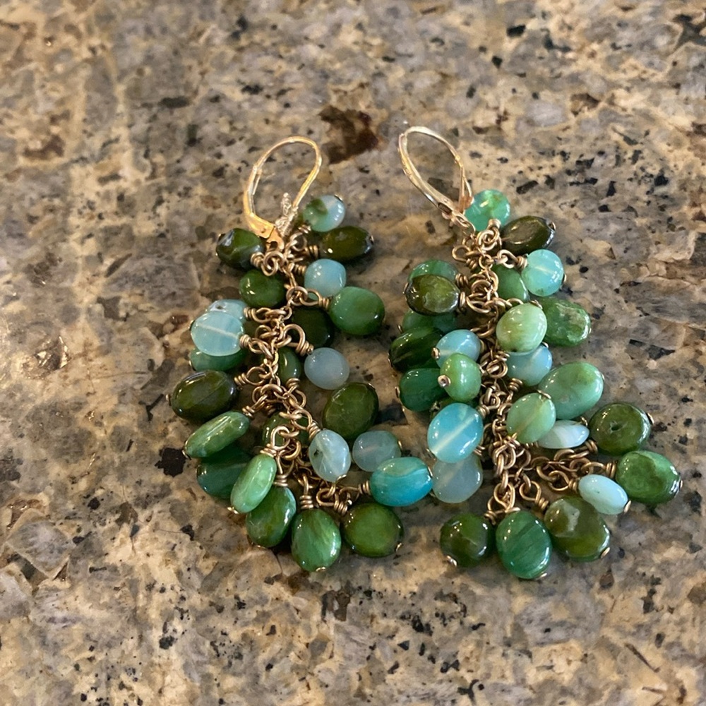 Drop earrings with jade stones